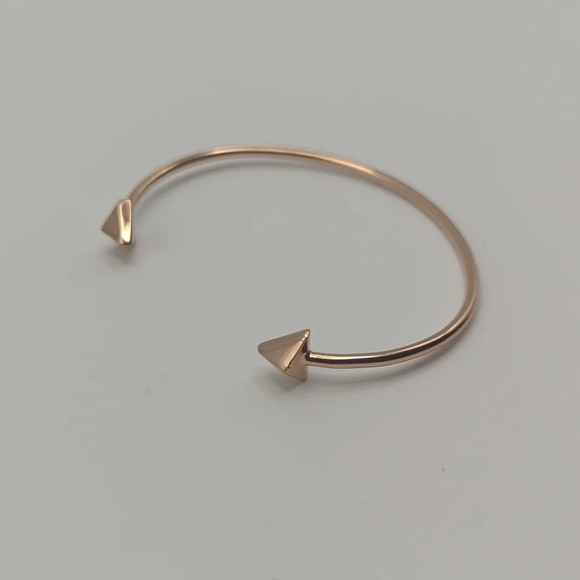 Costume Jewelry Beaded Flower Cuff and Gold Plated Arrow Cuff Set - Picture 5 of 6